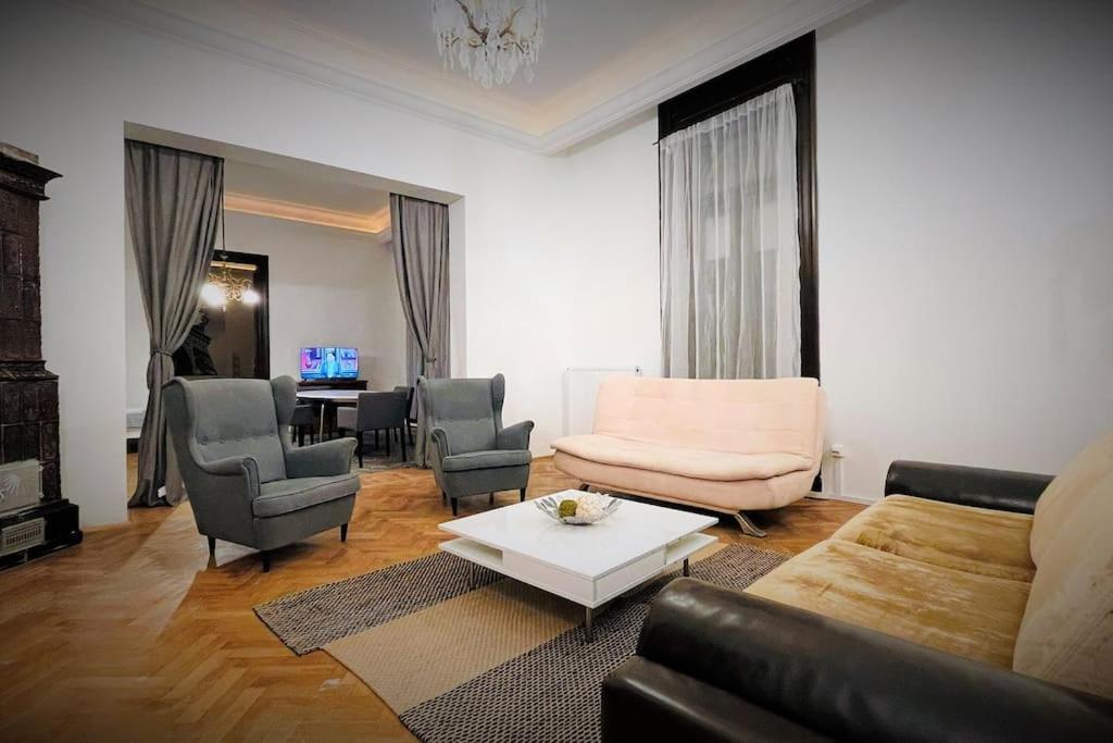 New, 195 Sqm, Full Center Of