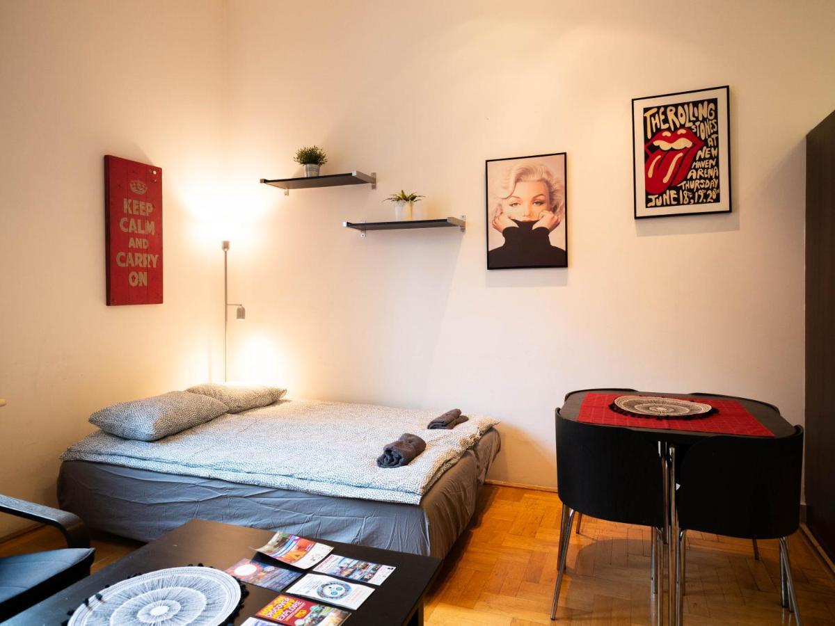 Cozy With Garage At Gozsdu Passage Budapest
