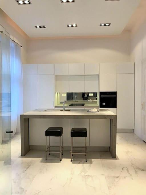 New, 195 Sqm, Full Center Of Apartment Budapest