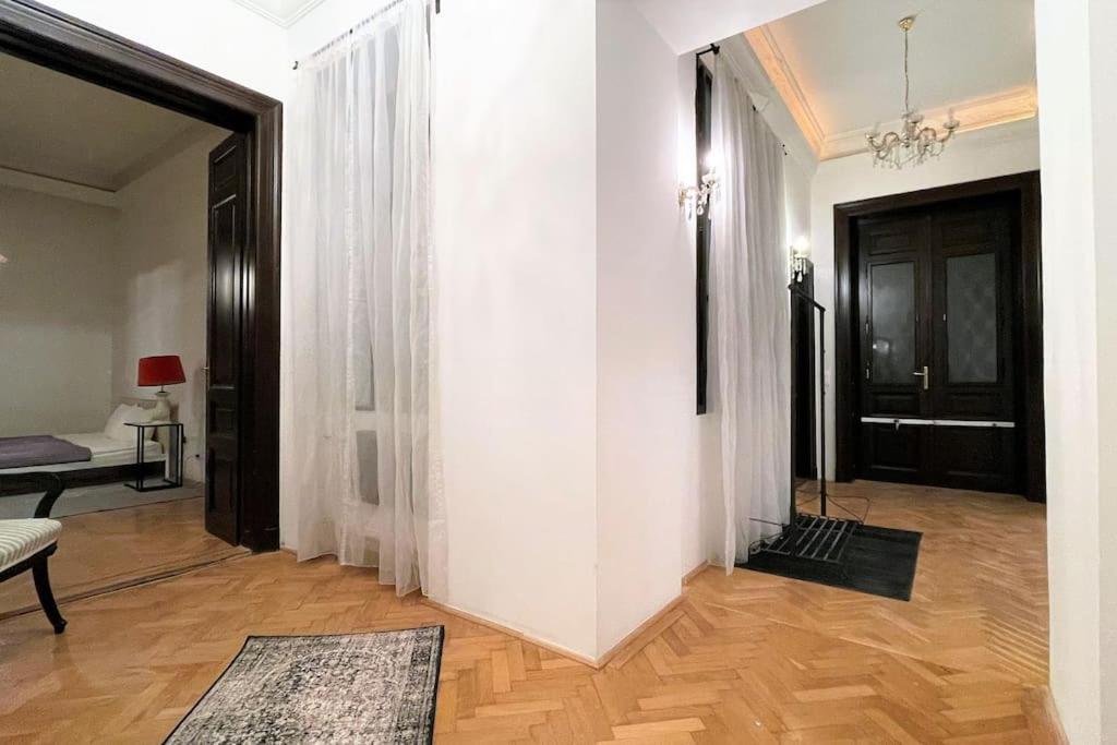 New, 195 Sqm, Full Center Of Apartment Budapest