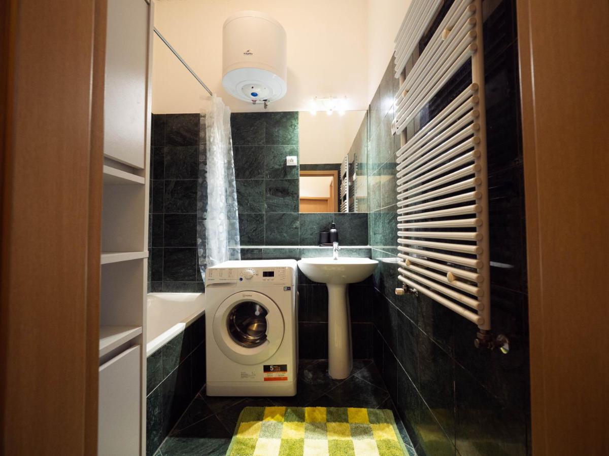 Cozy With Garage At Gozsdu Passage Budapest