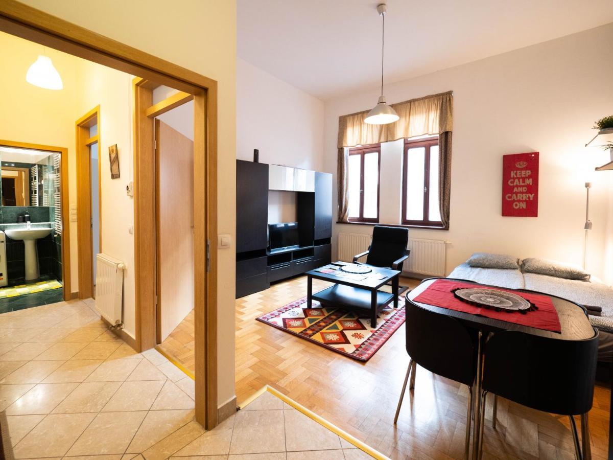 Cozy With Garage At Gozsdu Passage Apartment *