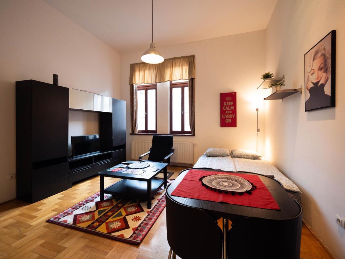 Cozy With Garage At Gozsdu Passage Apartment *