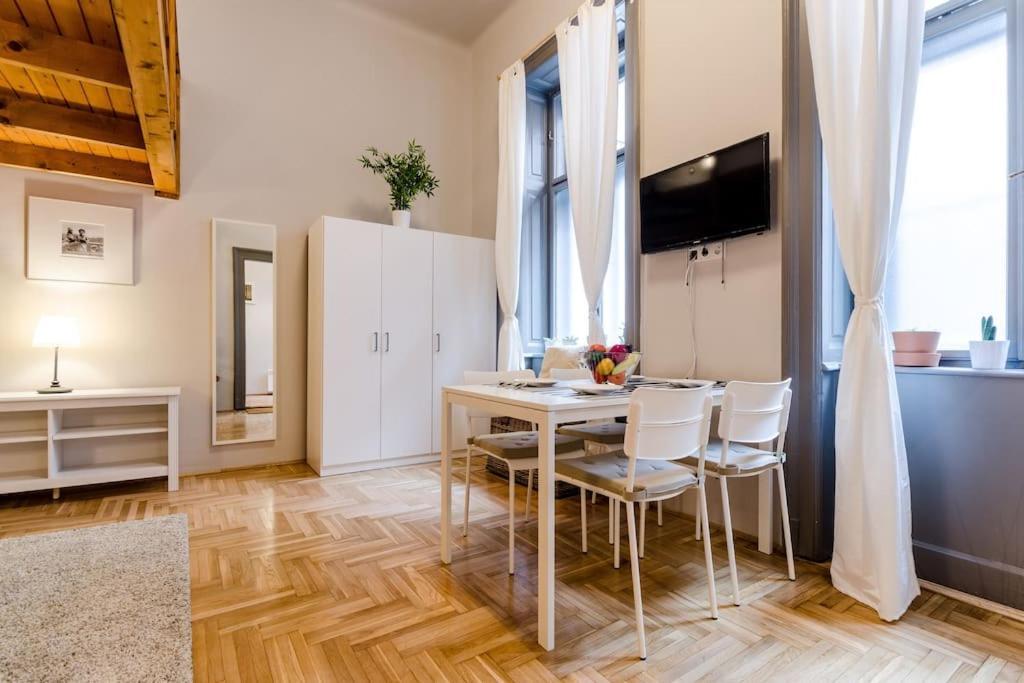 Sunset Studio. * Budapest