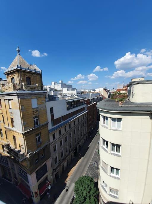 Beauty On The Rooftop With Ac And Rooftop Terrace Apartment