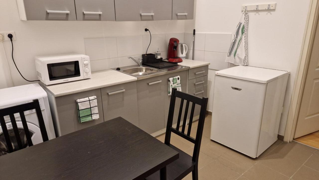 Lägenhet Cosy Apartment, Good Location, Cheap Parking In 50m *