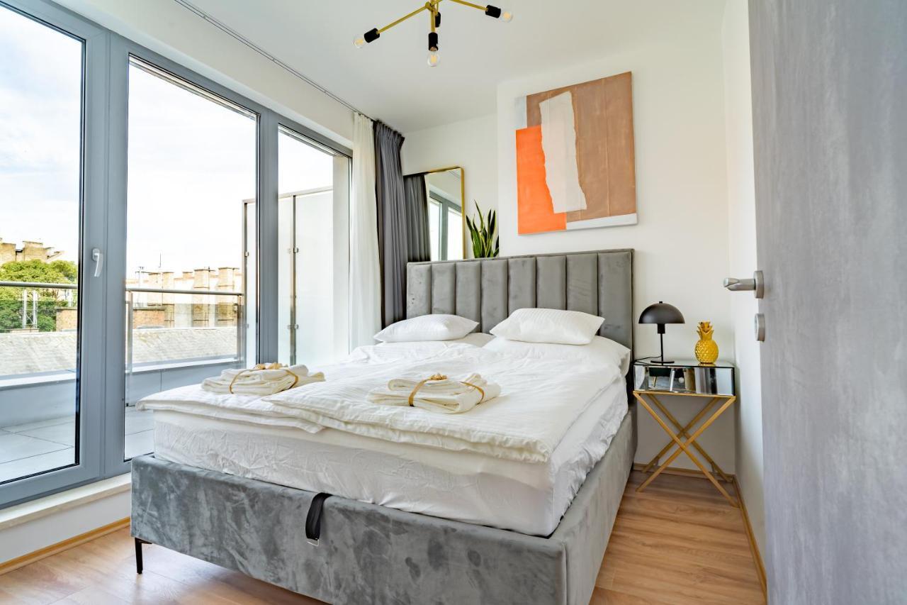~ Roof Terrace/ac/indoor Parking *