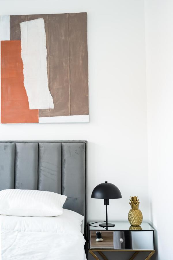 Apartamento ~ Roof Terrace/ac/indoor Parking Budapest