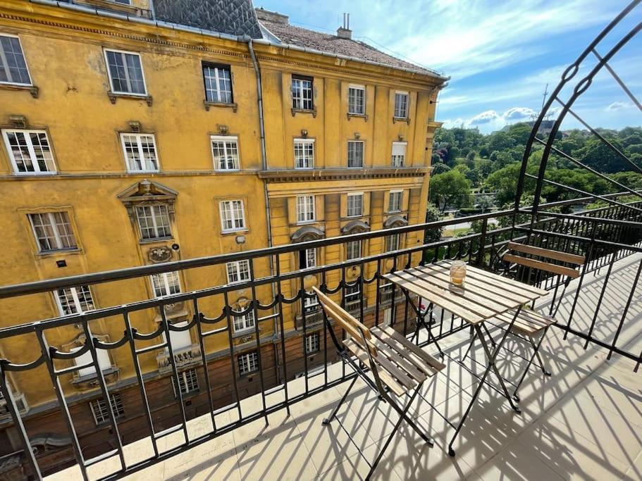 Studio27 - With Balcony At The Buda Castle Apartamento *