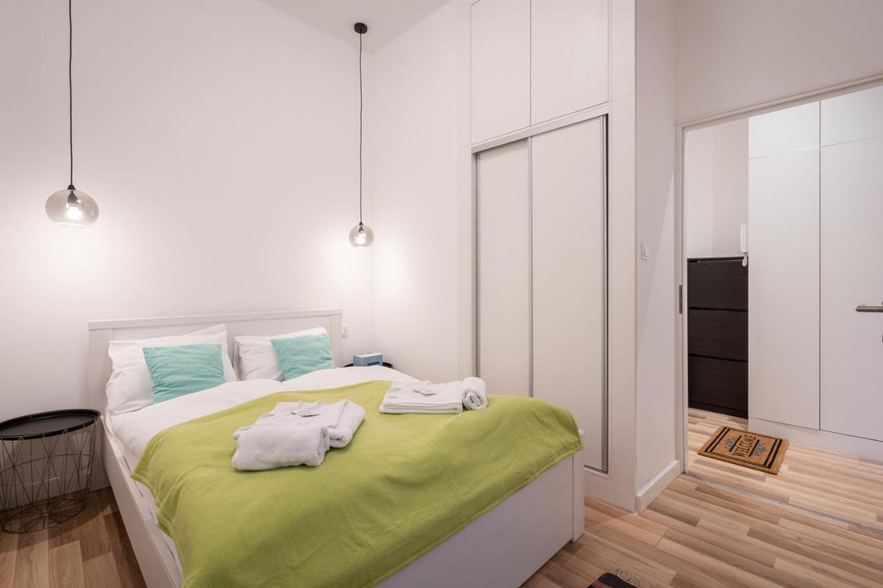Apartament Delta Curve *