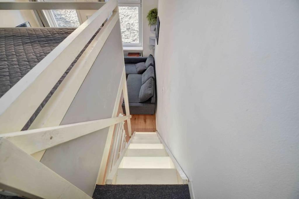 Brightside Apartment *