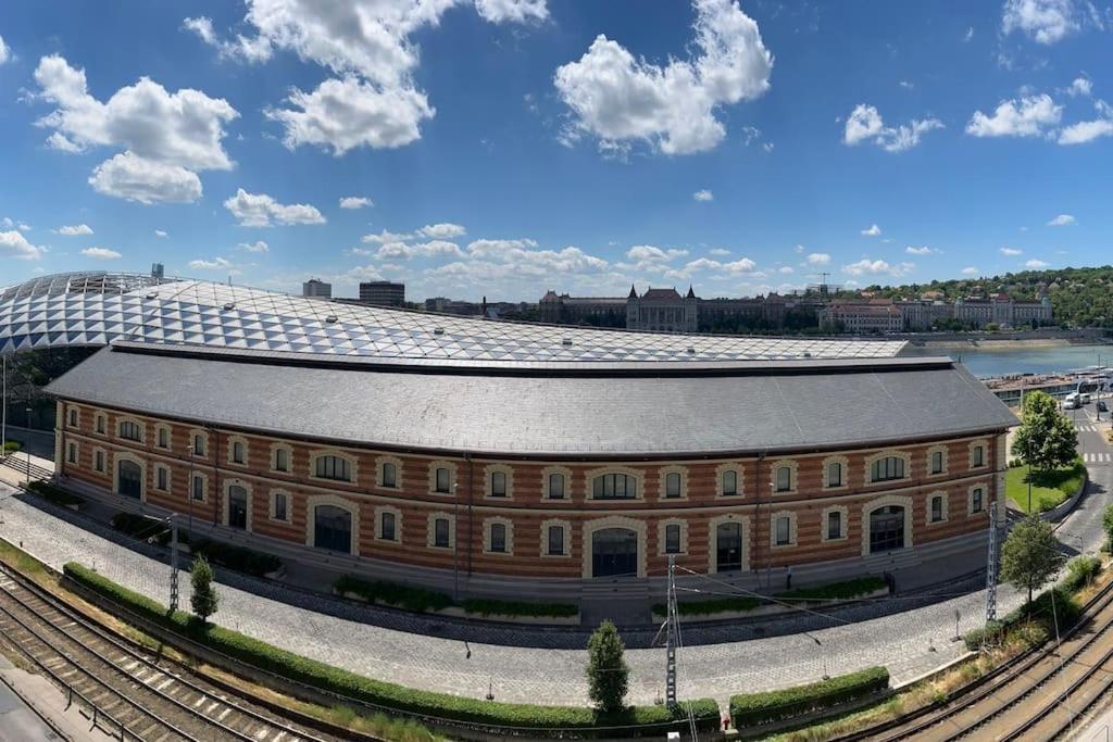 Full Panorama *