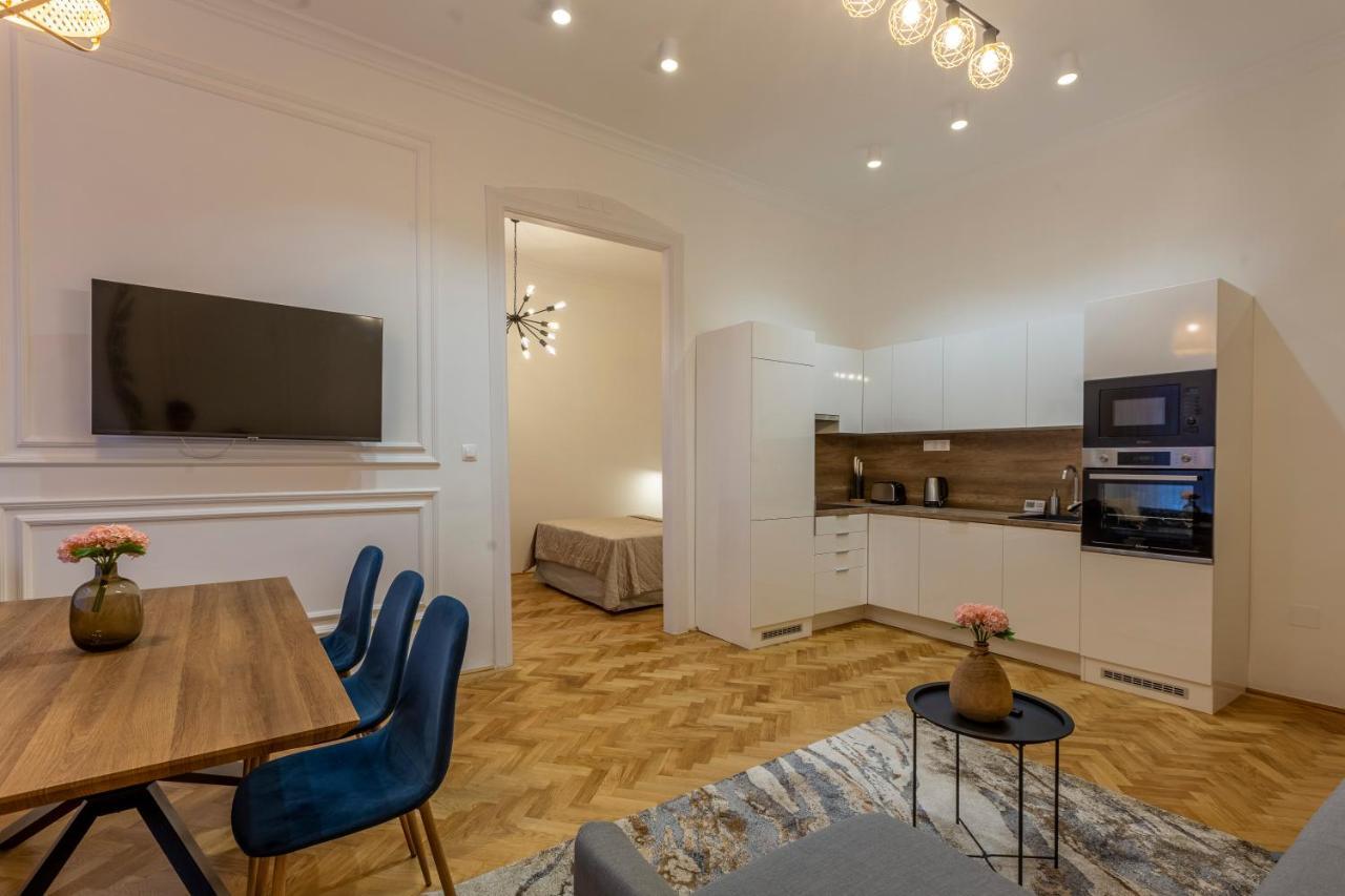 Glamorous Modern In The Hearth Of Apartamento *