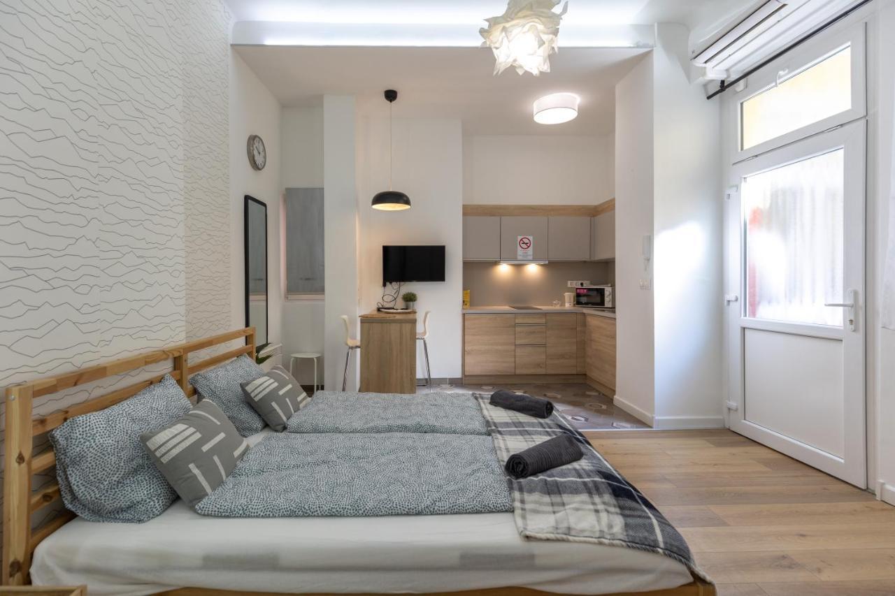 Acacia * Budapest