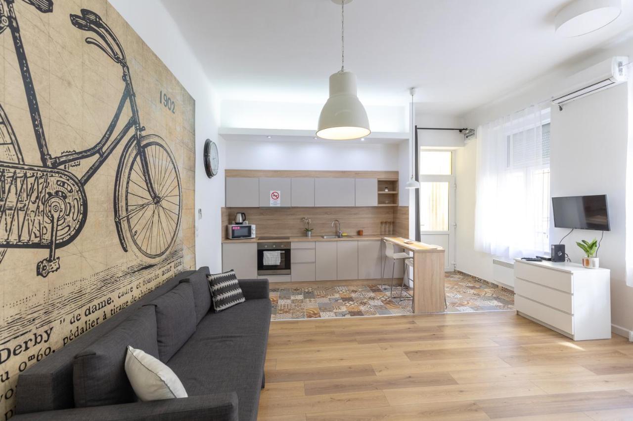 Acacia Budapest