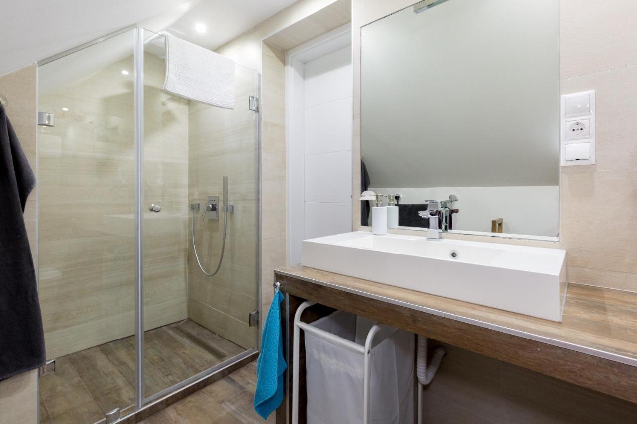 Apartamento Square 2 Bedrooms - Michaelides Voeroesmarty Square Residences *