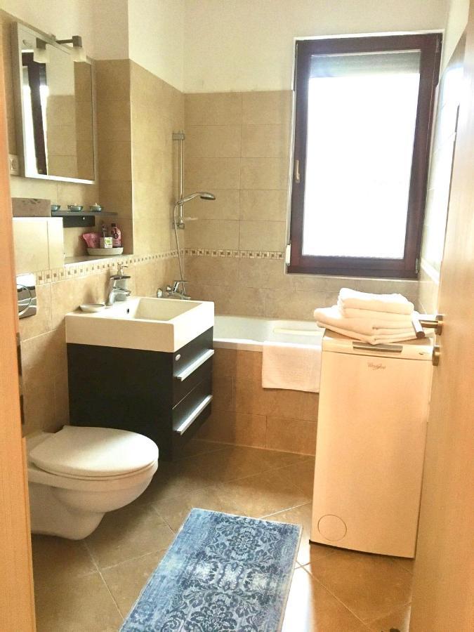 Appartamento Madarhegy With Garden Buda Side Budapest