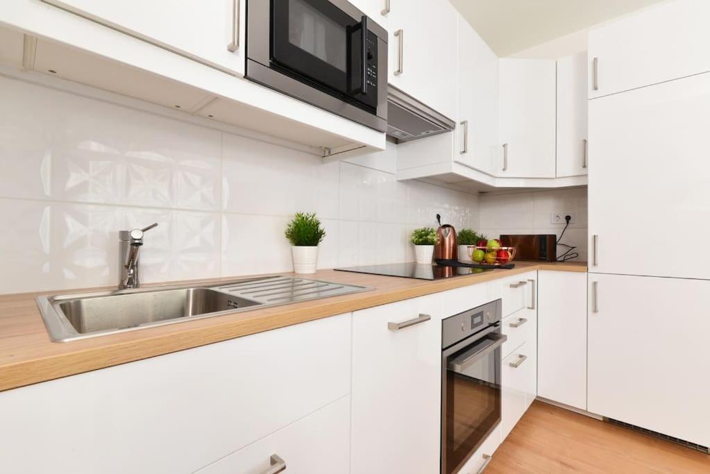 Laurel Bay Apartment