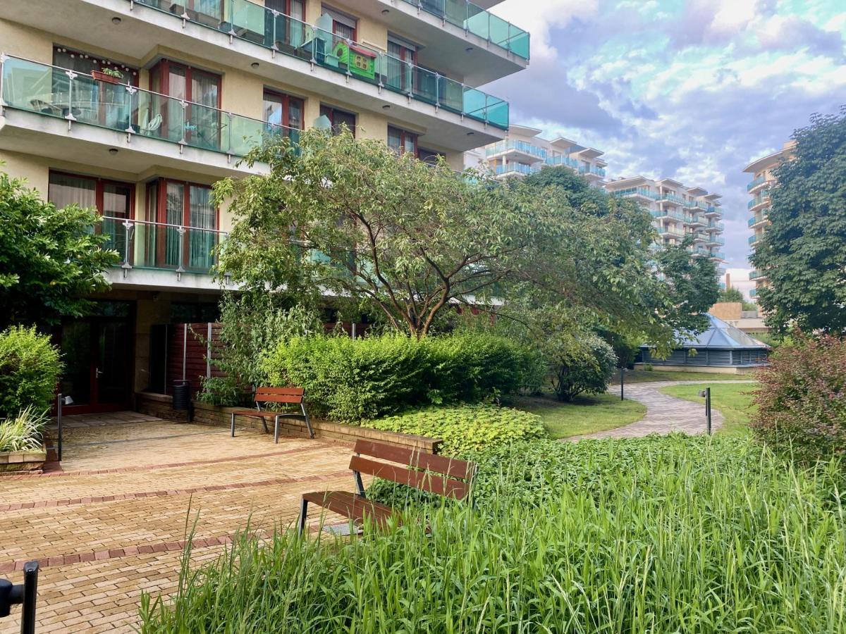 Marina Panorama & Garage