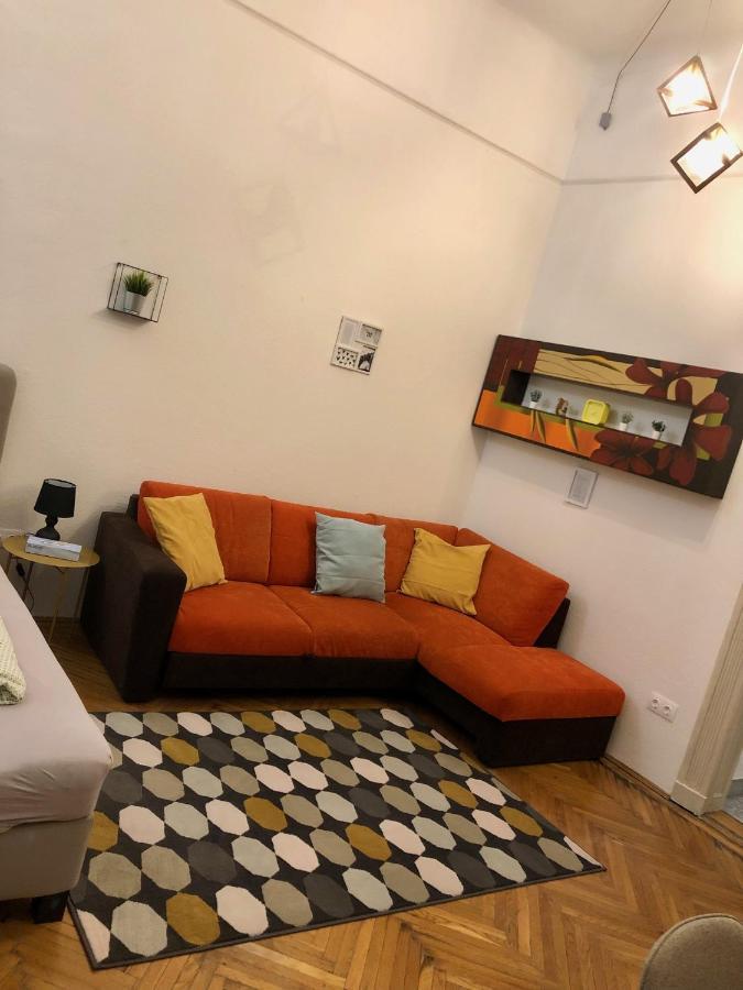 The Poet's Apartamento *