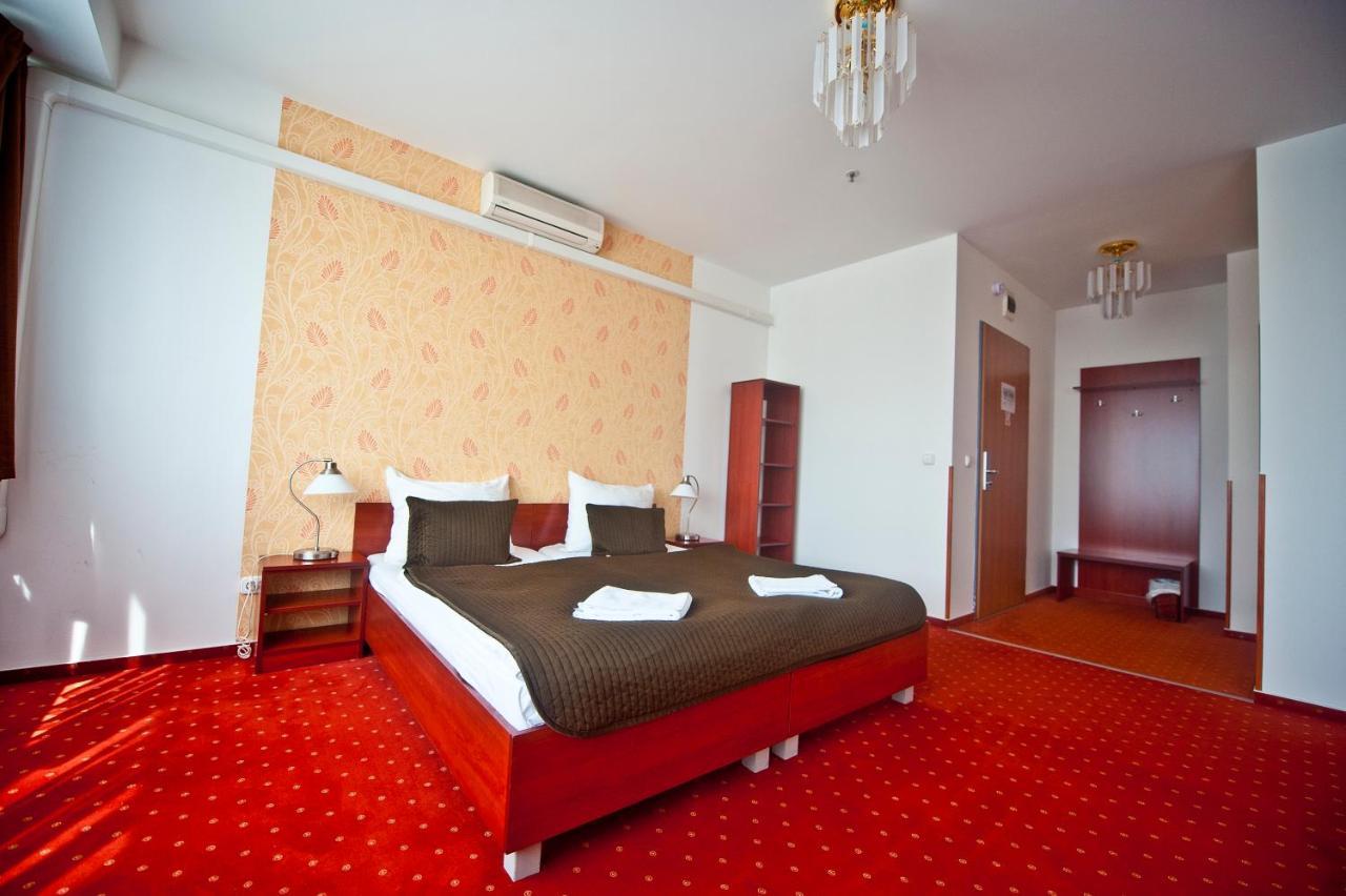 Hotell Canada 3*