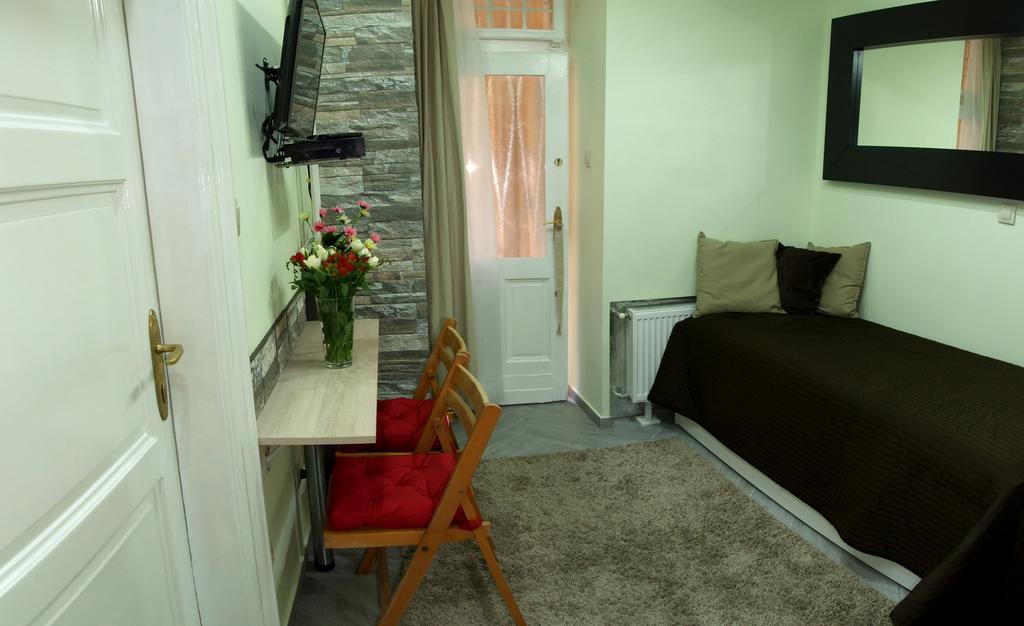 Apartment Citihost Karoly Koerut