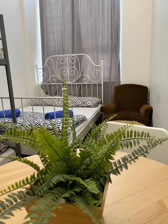 Centrale Rooms Hotell *