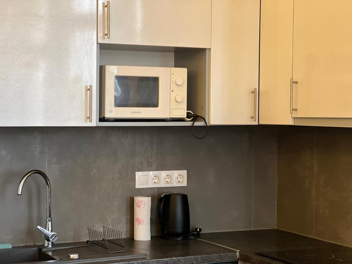 Apartment F14 By Small *