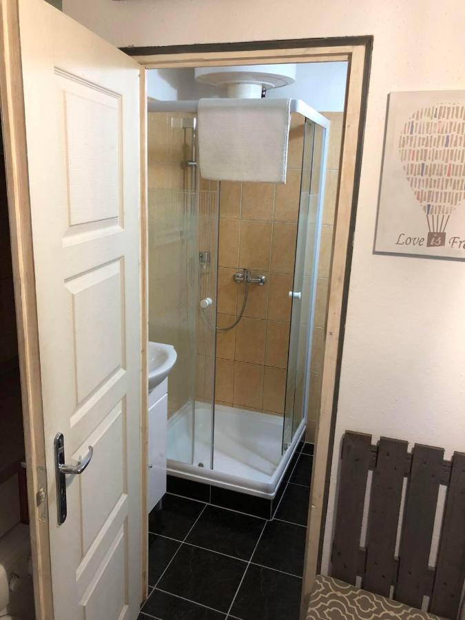 Jewelry Box In Apartman Budapest