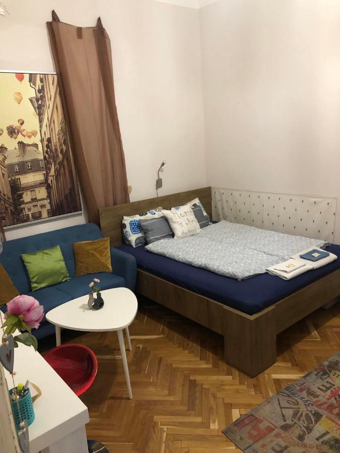 Jewelry Box In Apartman