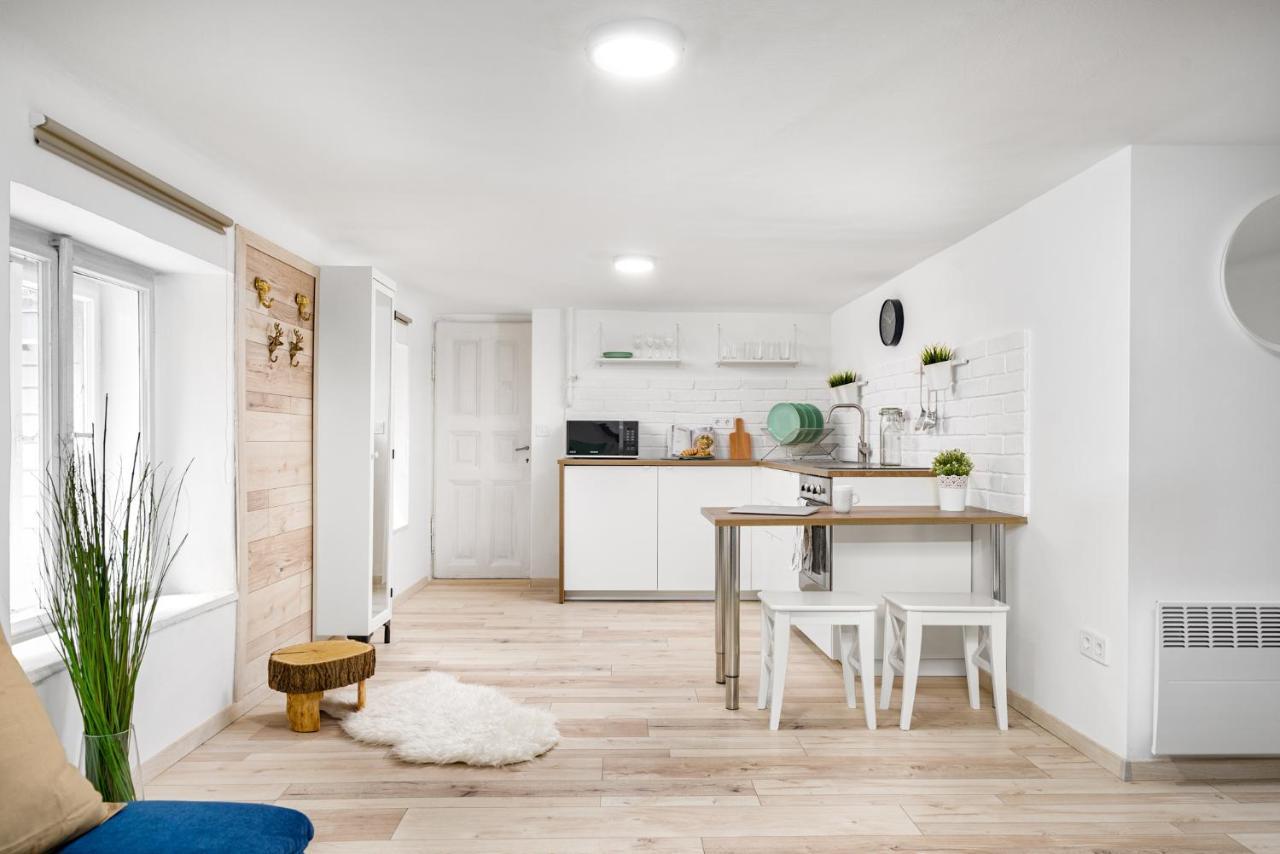 Cosy - Cheerful In The Center Apartment