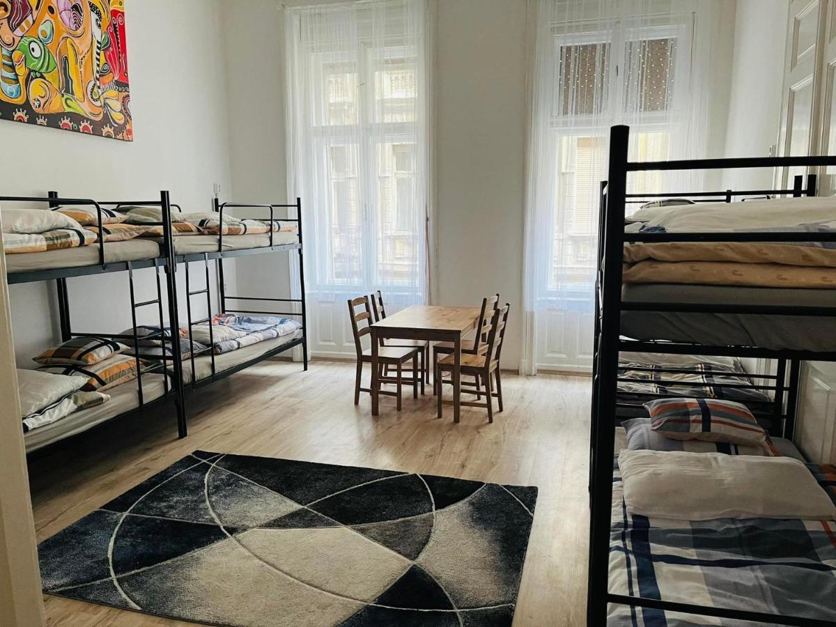 Hostal East Point *