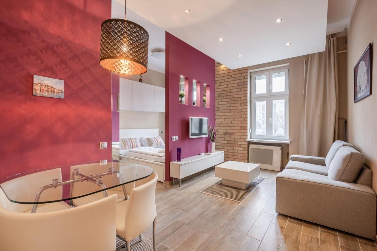 Pink Secrets Apartment *