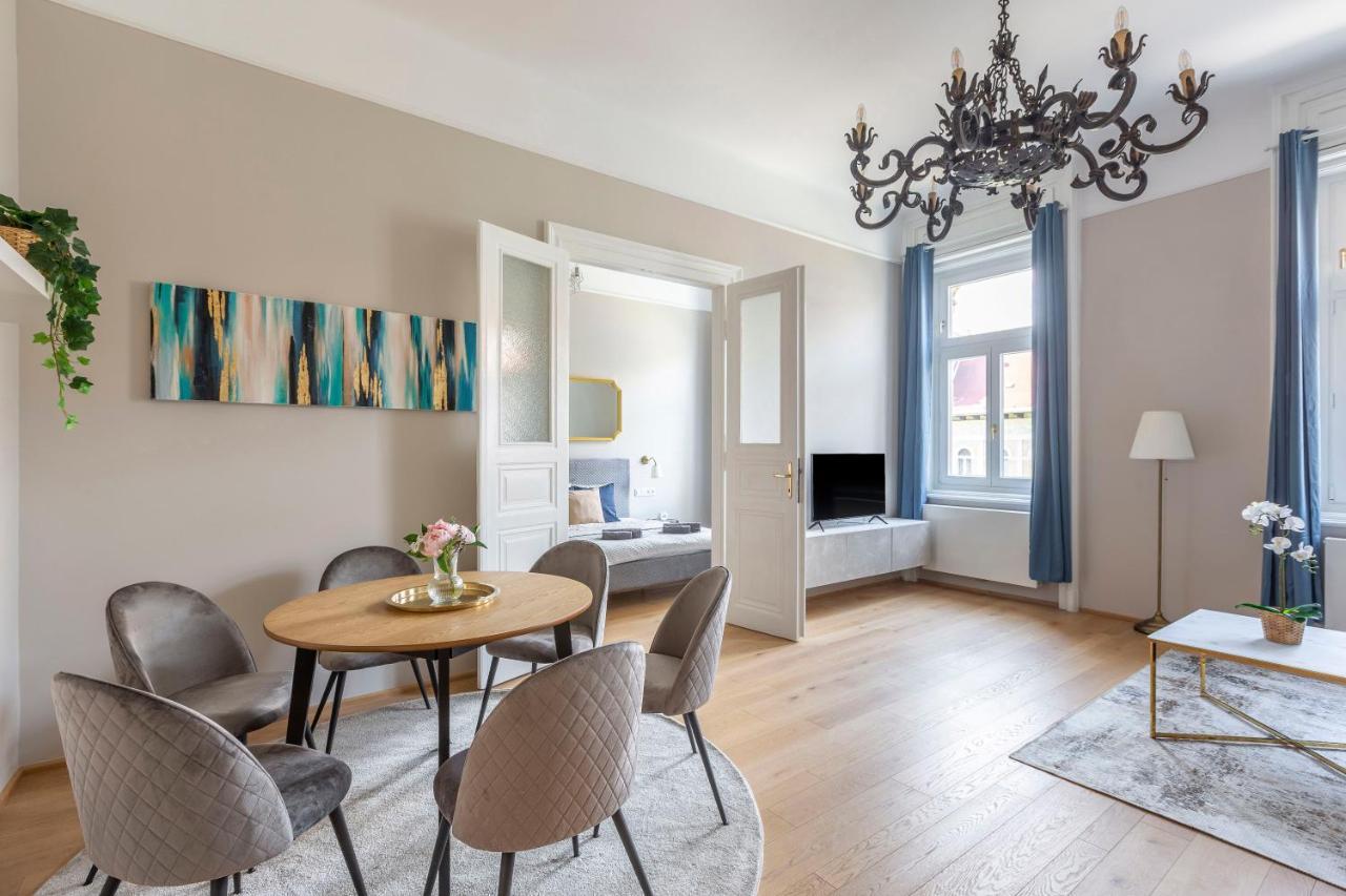 Apartment Luxury Elizabeth Next To The New York Cafe *