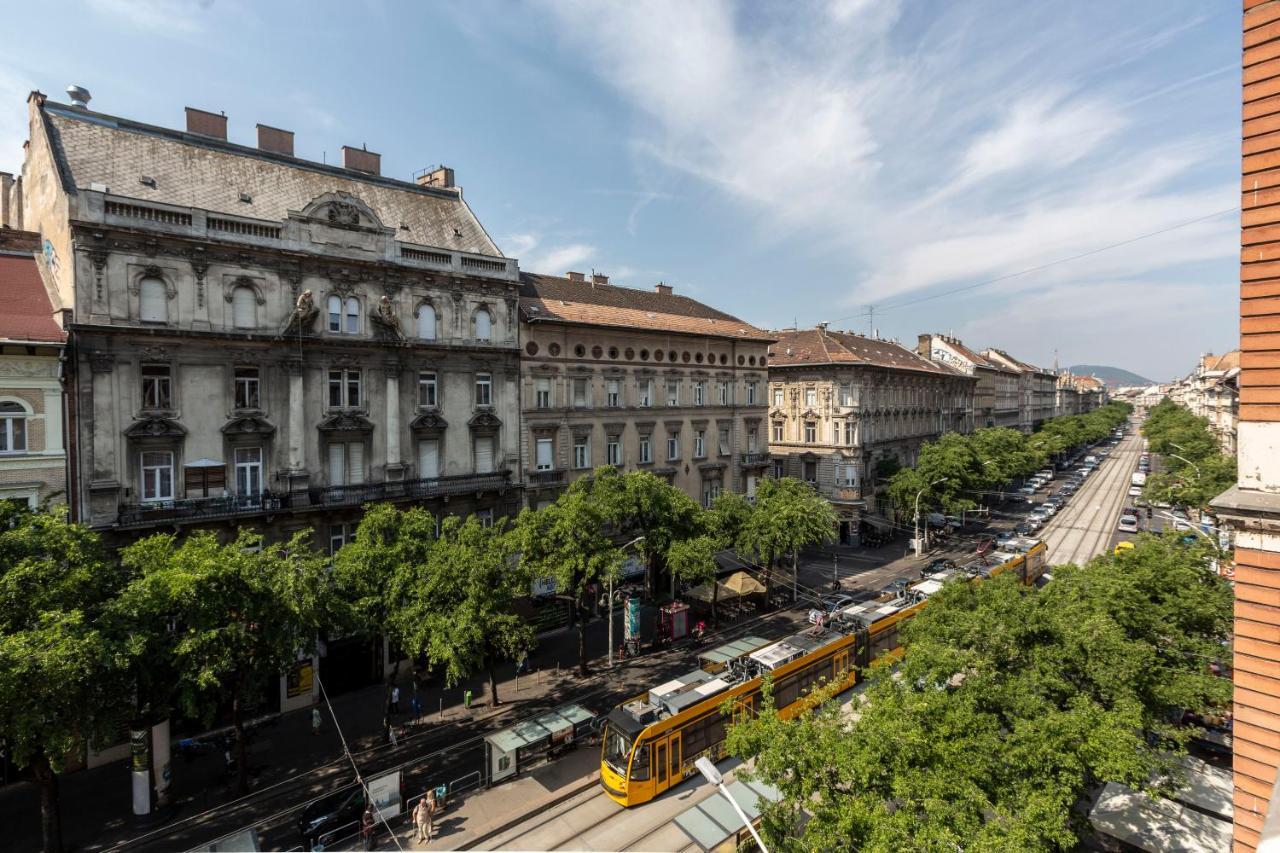 Luxury Elizabeth Next To The New York Cafe * Budapest