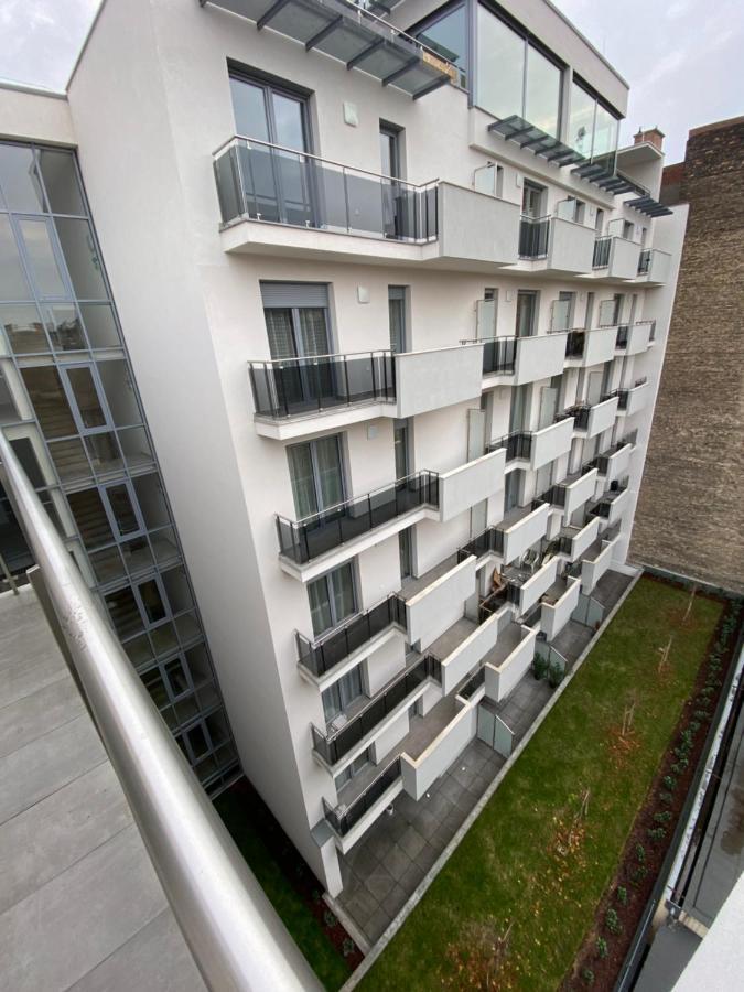 ~ Roof Terrace/ac/indoor Parking *