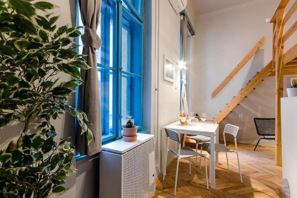 Apartment Blue Lotus T50 *