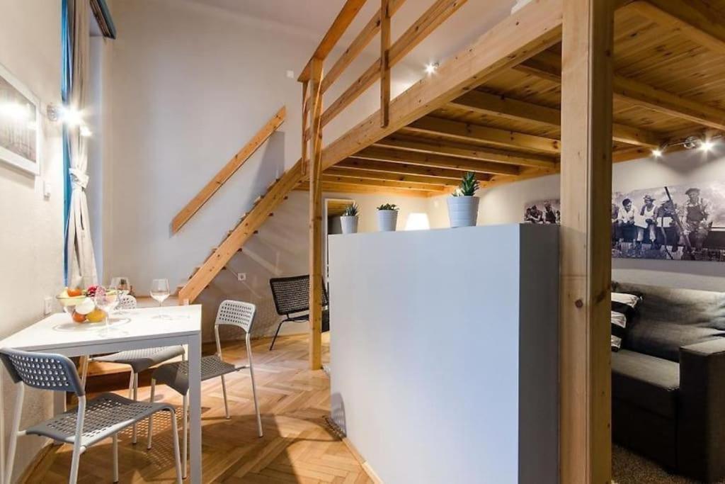 Blue Lotus T50 Apartment *