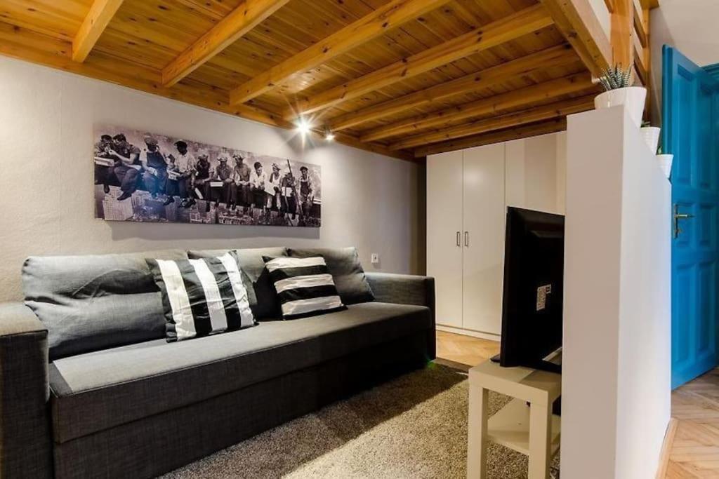 Blue Lotus T50 Apartment *