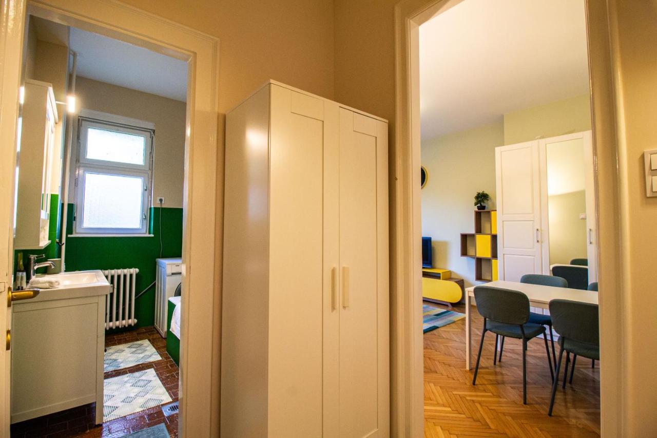 Apartment Small Paris