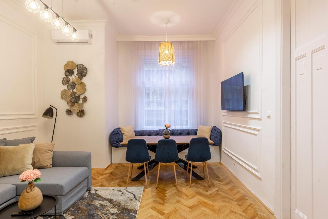 Glamorous Modern In The Hearth Of Apartamento Budapest