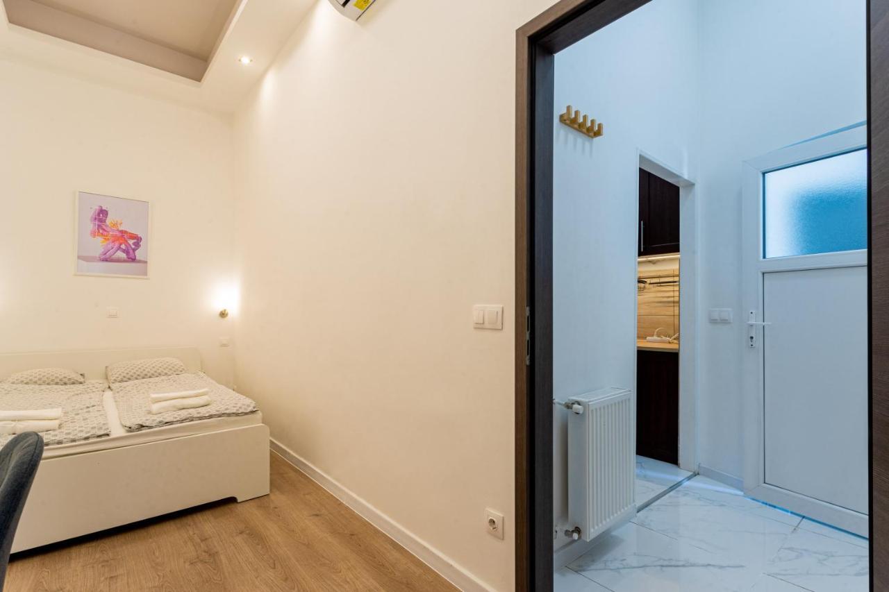 Apartment Modernized At Kiraly 51