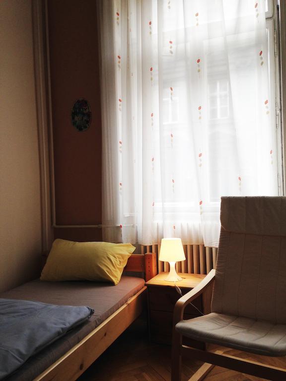 Hostel Yolo *