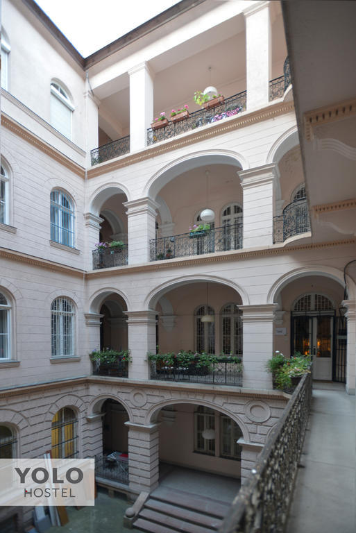 Yolo Hostel