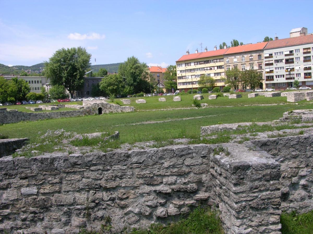 Cosy Apartment, Good Location, Cheap Parking In 50m Lägenhet Budapest