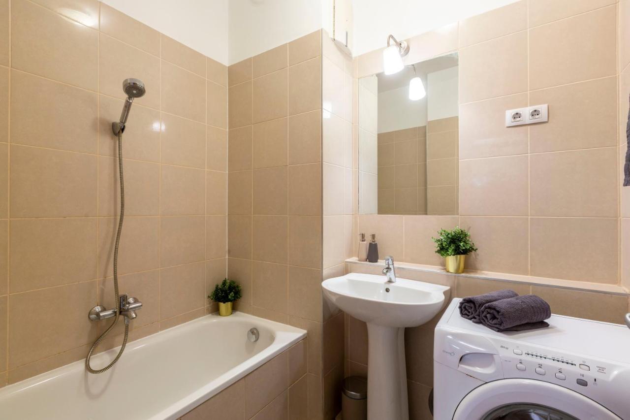 Downtown Cozy In The Gozsdu Garden Apartman Budapest