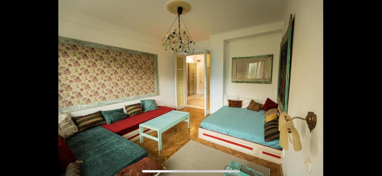 Cosy Art Flat In Downtown Apartmán