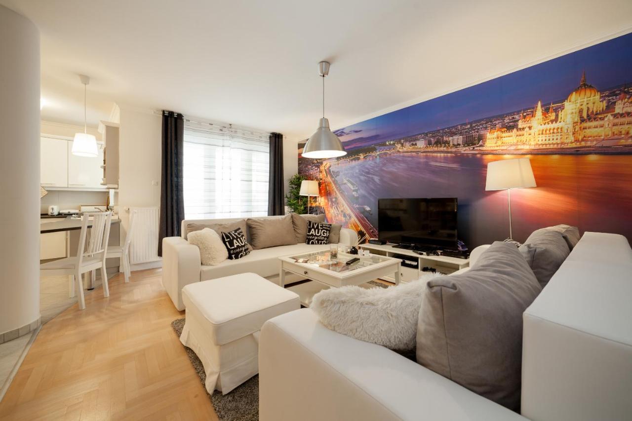 Gde Hollo * Budapest