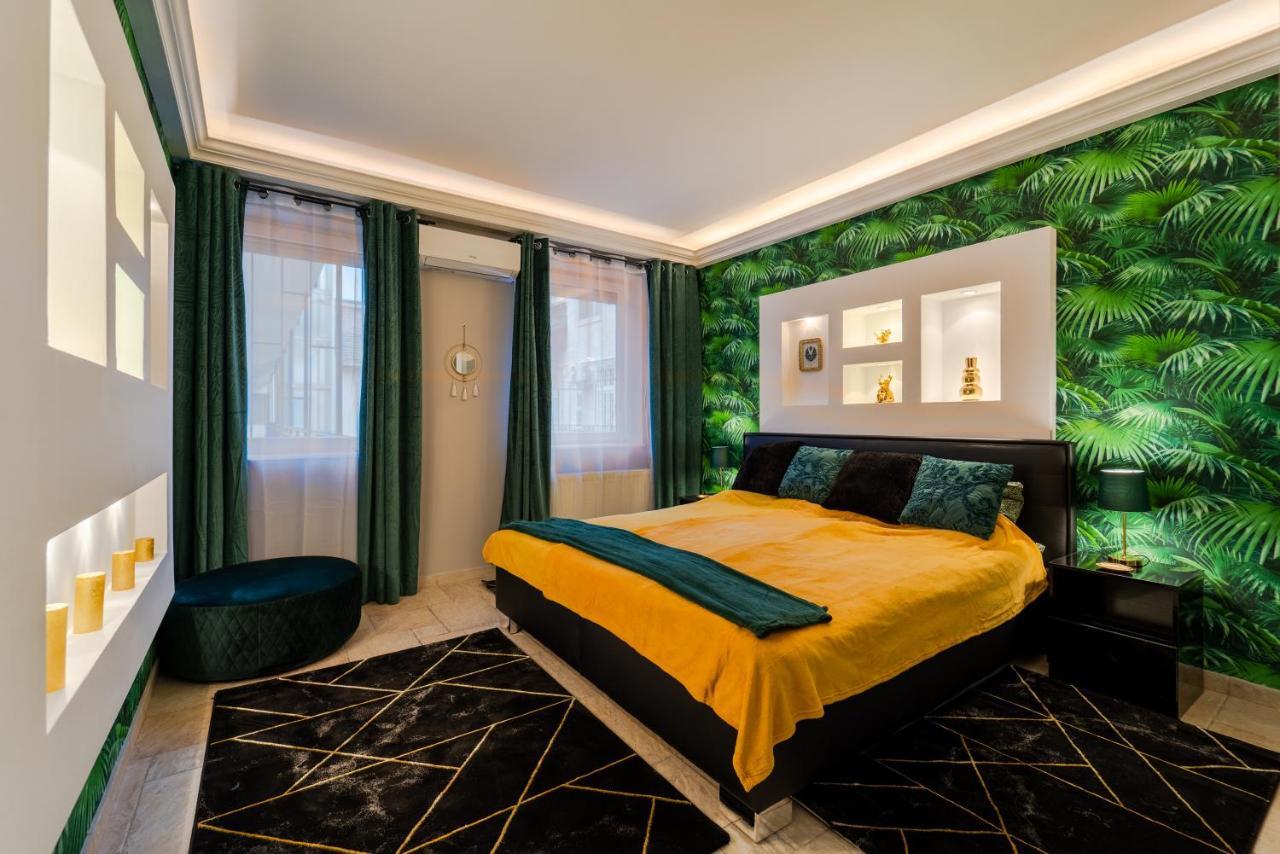 Andrassy Avenue Exclusive *