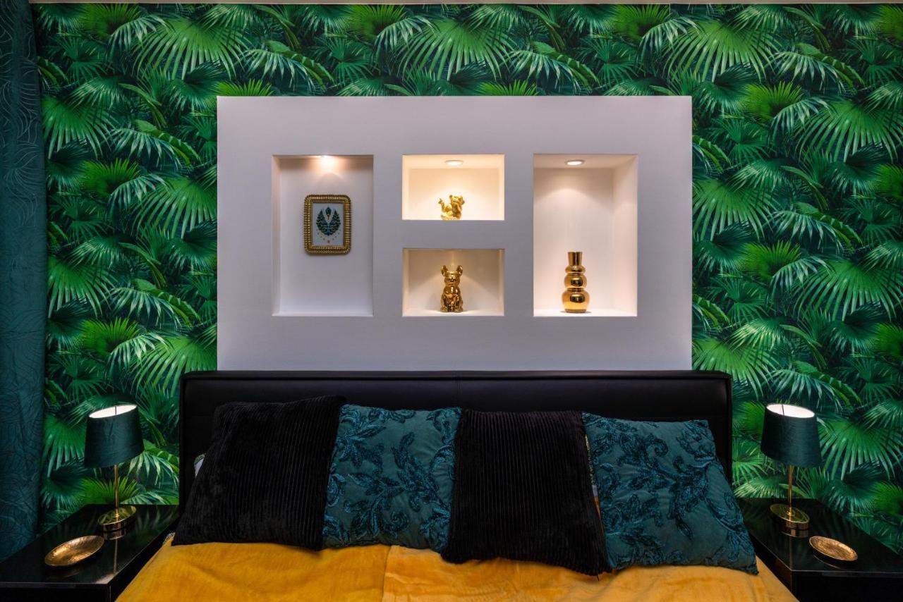 Andrassy Avenue Exclusive *